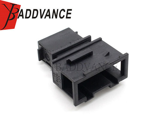 3B0972724 3B0972734 22AWG 100MΩ 8 Pin Male Connector